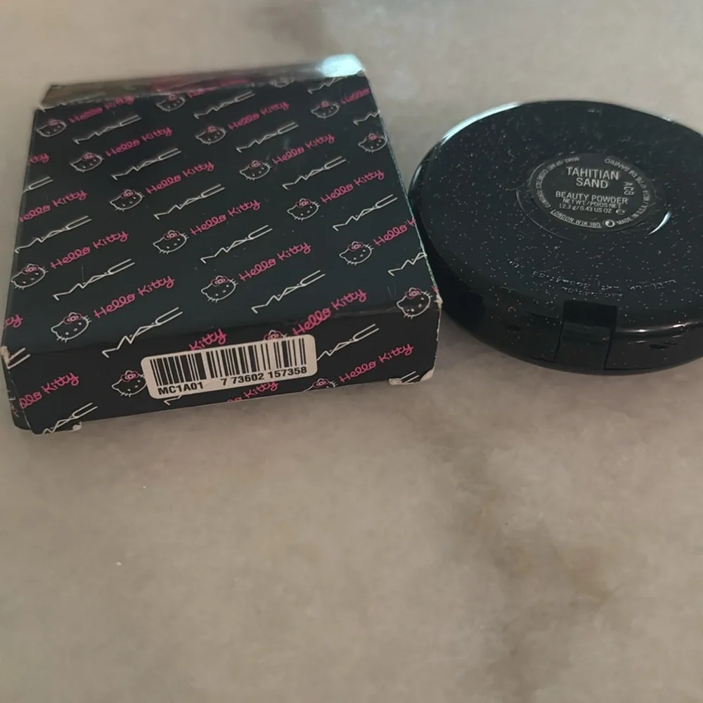MAC Cosmetics Hello Kitty - Picture 5 of 5